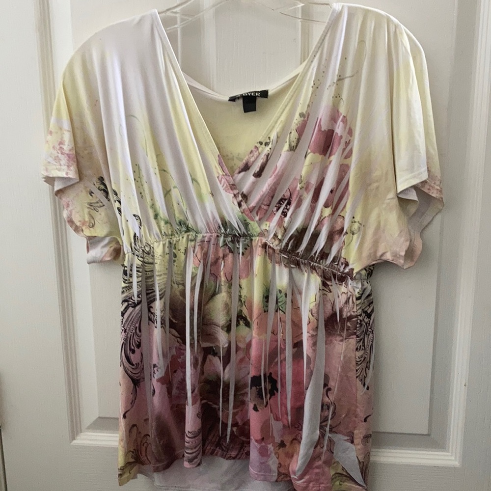 FINAL MARKDOWN Ladies’ A Byer top (M)